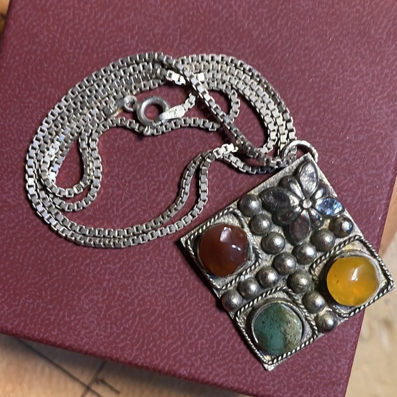 925 Sterling Silver Handmade in Italy Pendant and Chain - Picture 2 of 4